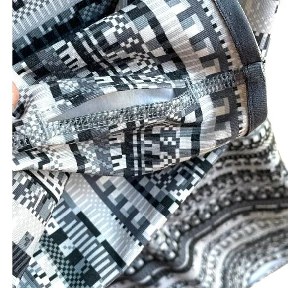 Nike Pro Size S Gray Black Beige Dri-Fit Hyperwarm Half Zip Pullover Shirt - Picture 5 of 7